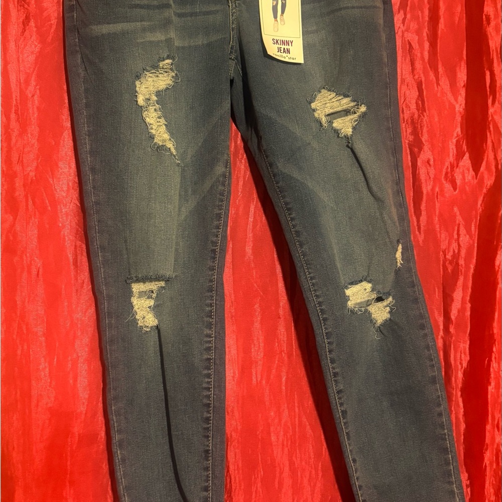 Women's Distressed Skinny Jeans